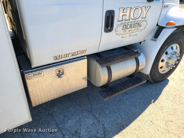 image for item DJ1704 2012 International 4300  utility / service truck