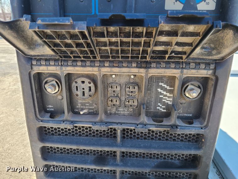 image for item DJ1704 2012 International 4300  utility / service truck