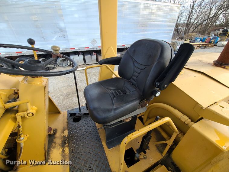 image for item DJ1706 Muller TI18  soil compactor