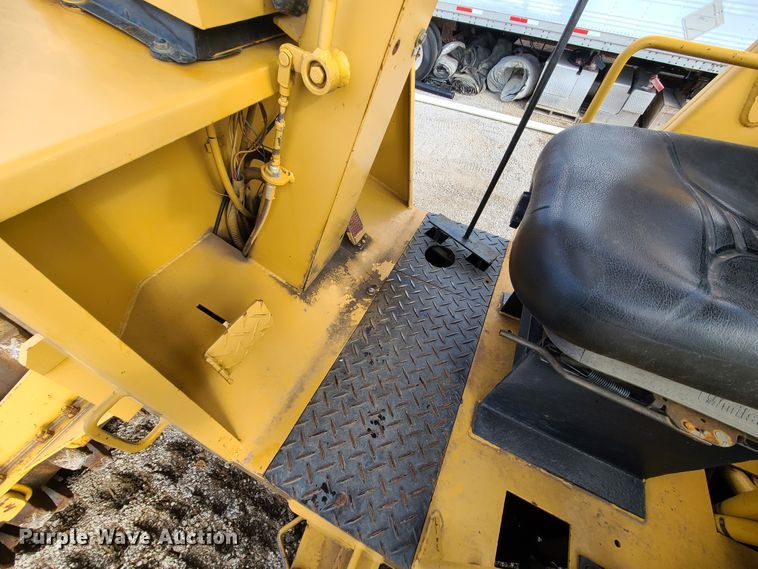 image for item DJ1706 Muller TI18  soil compactor
