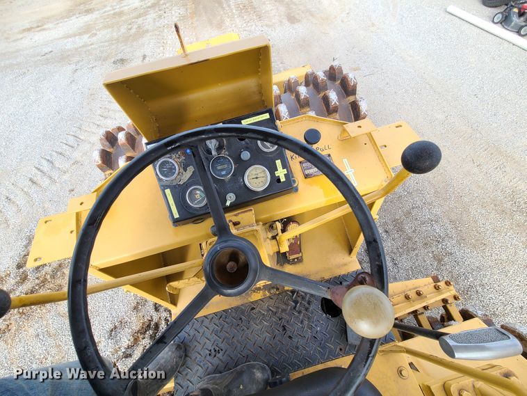 image for item DJ1706 Muller TI18  soil compactor