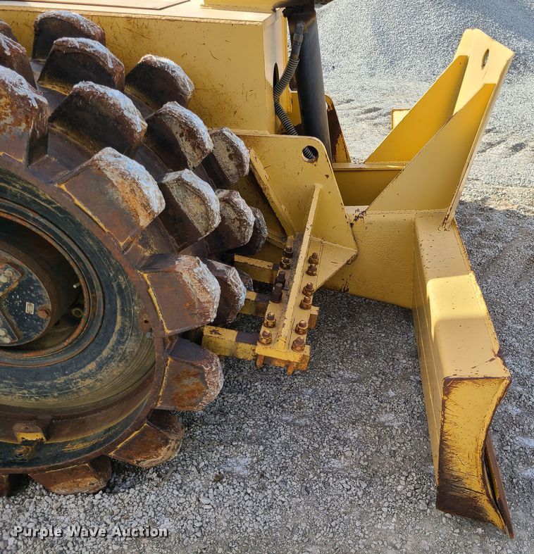 image for item DJ1706 Muller TI18  soil compactor