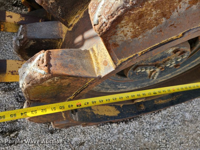 image for item DJ1706 Muller TI18  soil compactor