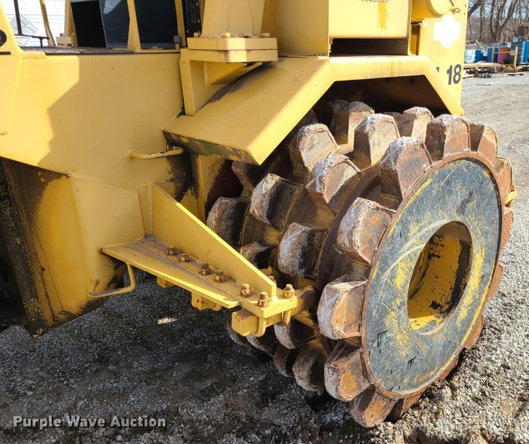 image for item DJ1706 Muller TI18  soil compactor