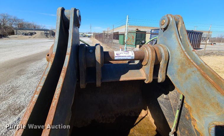 image for item DJ1715 TAG  60" W grapple bucket