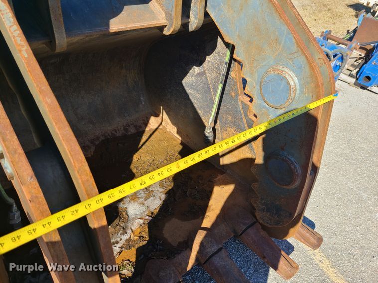 image for item DJ1715 TAG  60" W grapple bucket