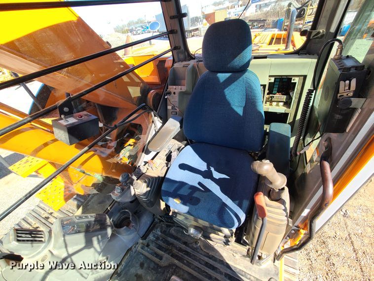 image for item DJ1716 2007 Hitachi ZX225USLC  excavator