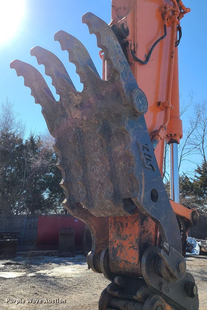 image for item DJ1716 2007 Hitachi ZX225USLC  excavator