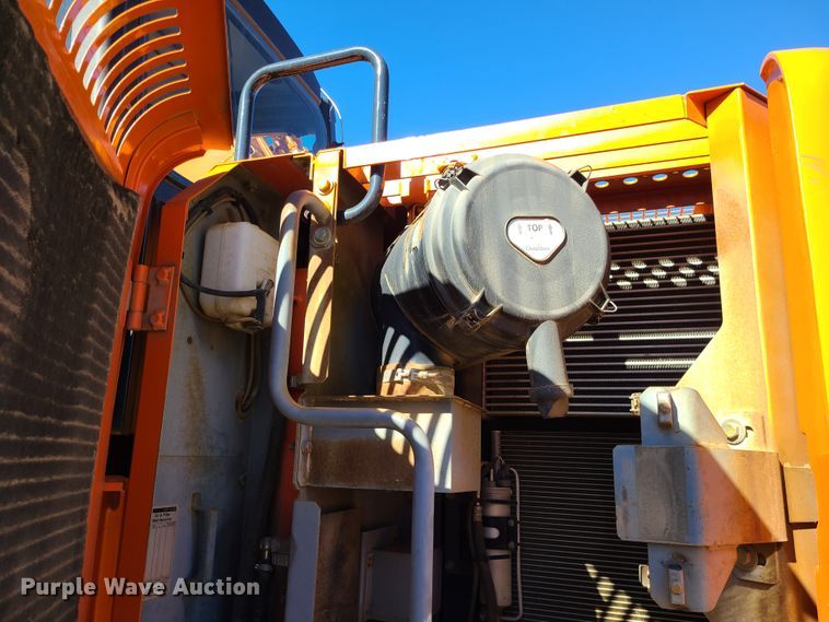 image for item DJ1716 2007 Hitachi ZX225USLC  excavator