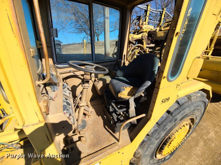 image for item DJ1722 1984 Caterpillar 627B  conventional scraper