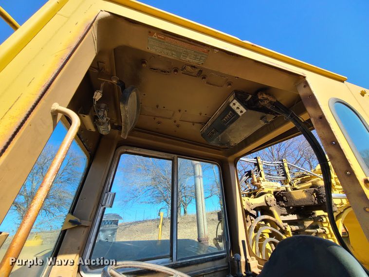 image for item DJ1722 1984 Caterpillar 627B  conventional scraper