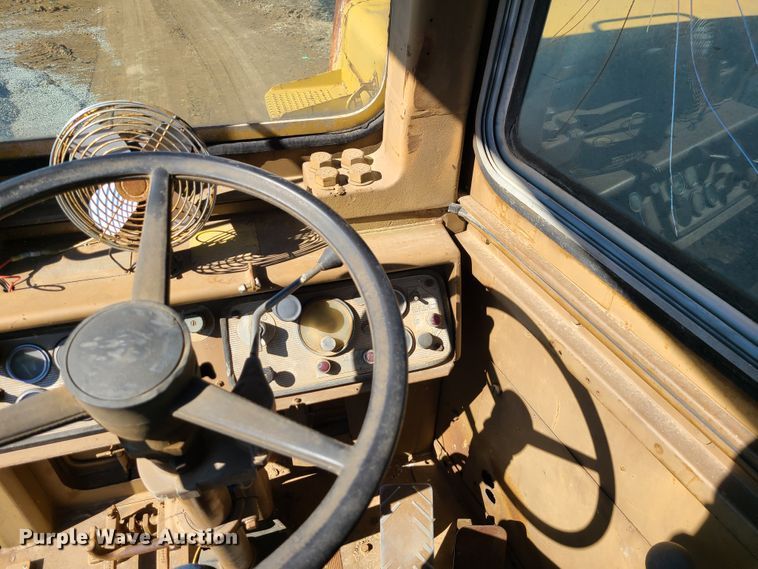 image for item DJ1722 1984 Caterpillar 627B  conventional scraper