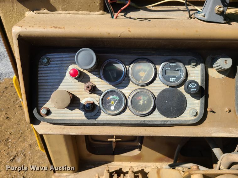 image for item DJ1722 1984 Caterpillar 627B  conventional scraper