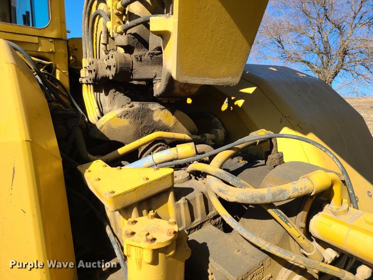 image for item DJ1722 1984 Caterpillar 627B  conventional scraper