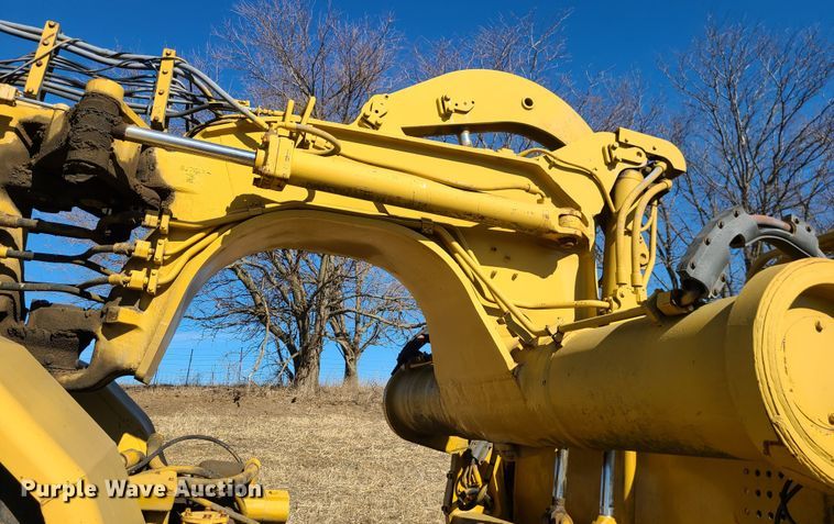 image for item DJ1722 1984 Caterpillar 627B  conventional scraper