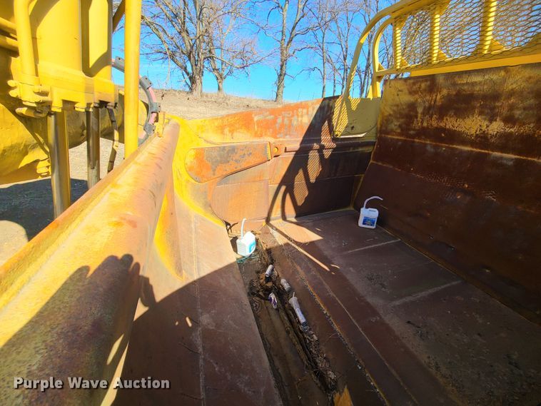 image for item DJ1722 1984 Caterpillar 627B  conventional scraper