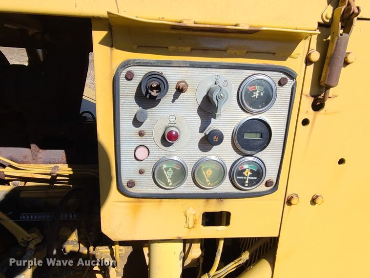 image for item DJ1722 1984 Caterpillar 627B  conventional scraper