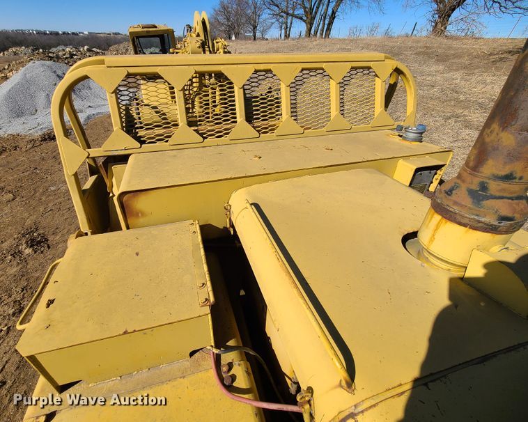 image for item DJ1722 1984 Caterpillar 627B  conventional scraper