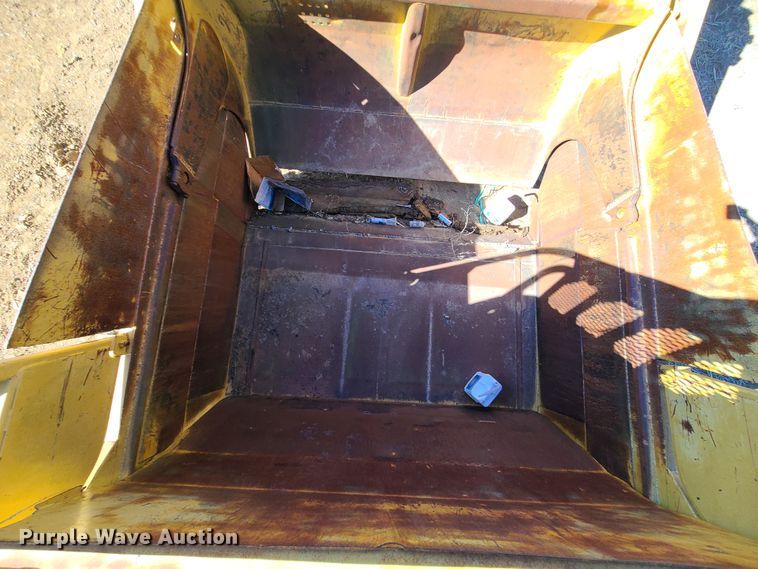 image for item DJ1722 1984 Caterpillar 627B  conventional scraper