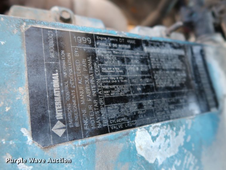 image for item DK3552 1999 International 4700  truck cab and chassis