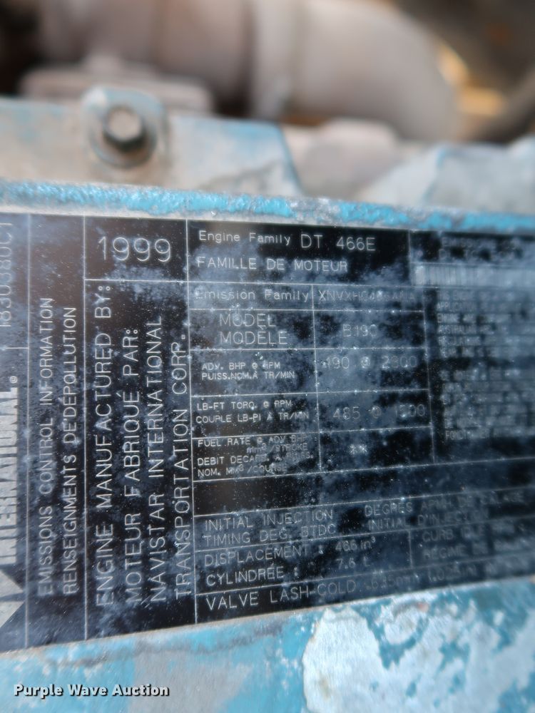 image for item DK3552 1999 International 4700  truck cab and chassis