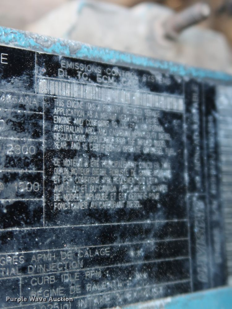 image for item DK3552 1999 International 4700  truck cab and chassis