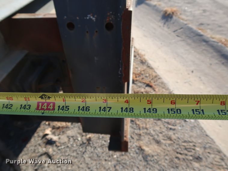 image for item DK3552 1999 International 4700  truck cab and chassis