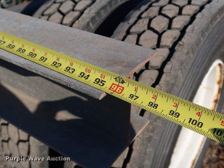 image for item DK3552 1999 International 4700  truck cab and chassis