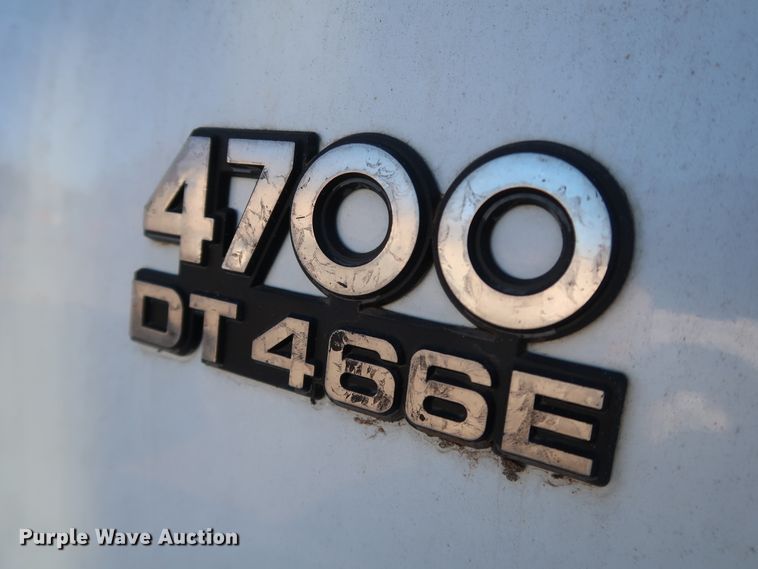 image for item DK3552 1999 International 4700  truck cab and chassis