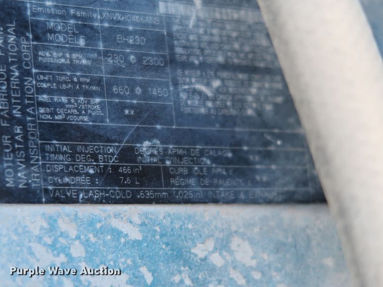 image for item DK3555 2000 International 4900  truck cab and chassis