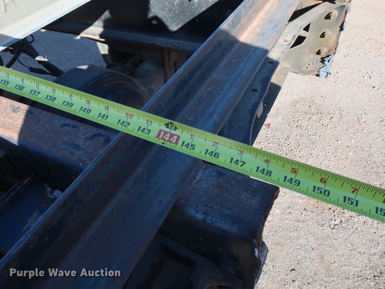 image for item DK3555 2000 International 4900  truck cab and chassis