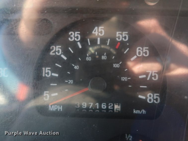 image for item DK3560 2000 Sterling LT7500  flatbed truck