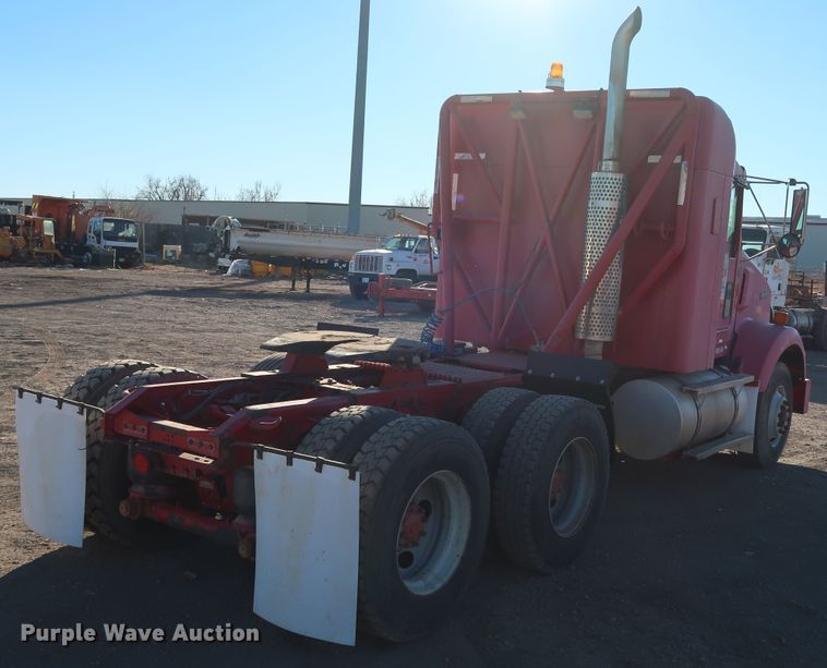 image for item DK3563 2004 Kenworth T800  semi truck