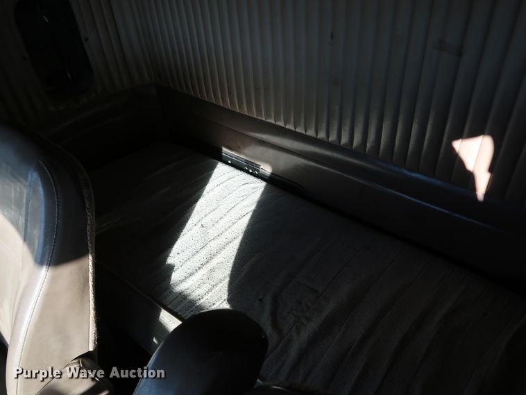 image for item DK3563 2004 Kenworth T800  semi truck