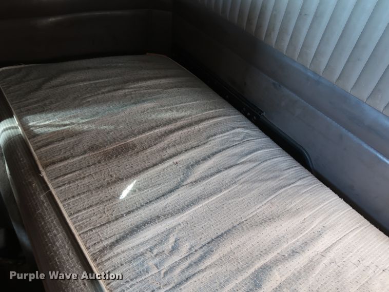 image for item DK3563 2004 Kenworth T800  semi truck