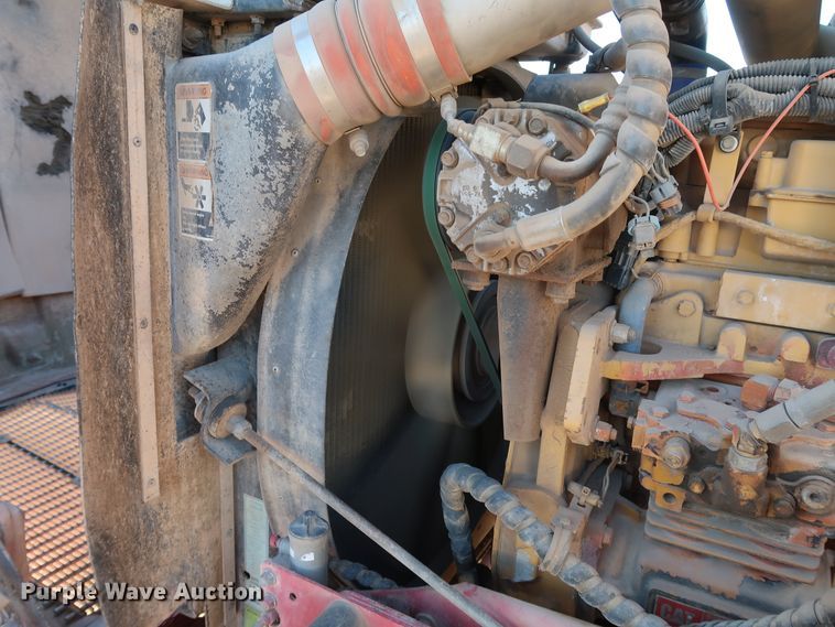 image for item DK3563 2004 Kenworth T800  semi truck