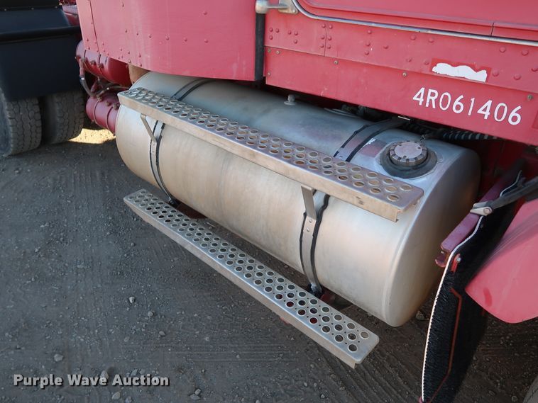 image for item DK3563 2004 Kenworth T800  semi truck