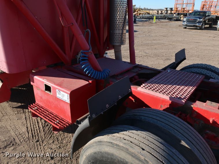 image for item DK3563 2004 Kenworth T800  semi truck