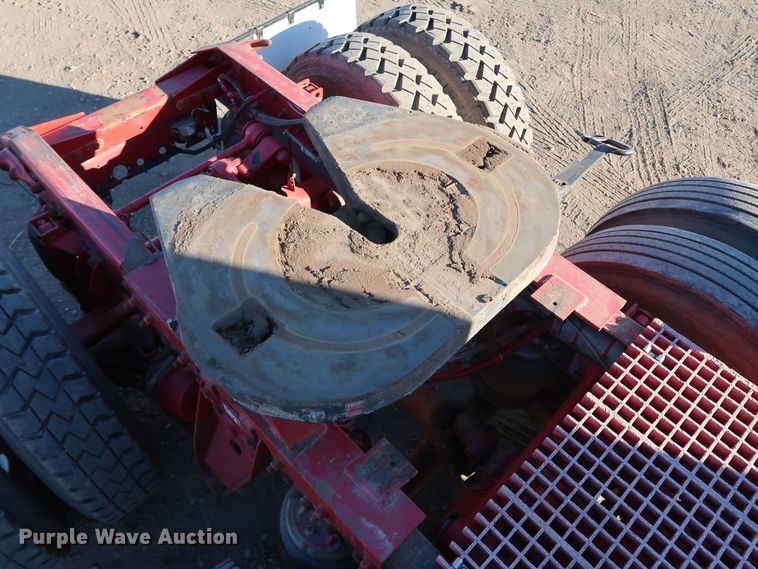 image for item DK3563 2004 Kenworth T800  semi truck