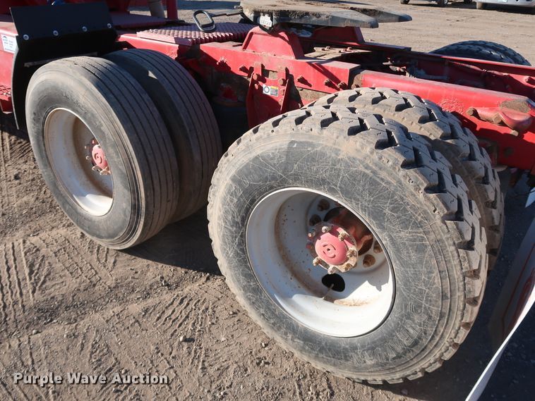 image for item DK3563 2004 Kenworth T800  semi truck