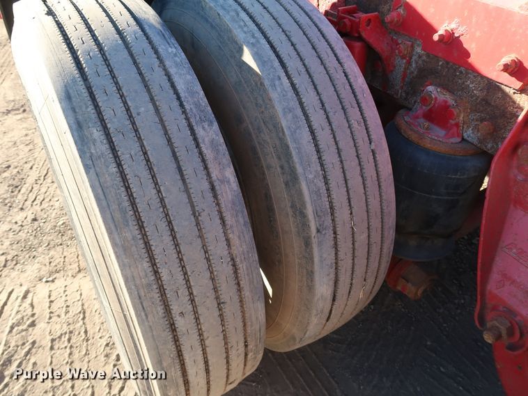 image for item DK3563 2004 Kenworth T800  semi truck