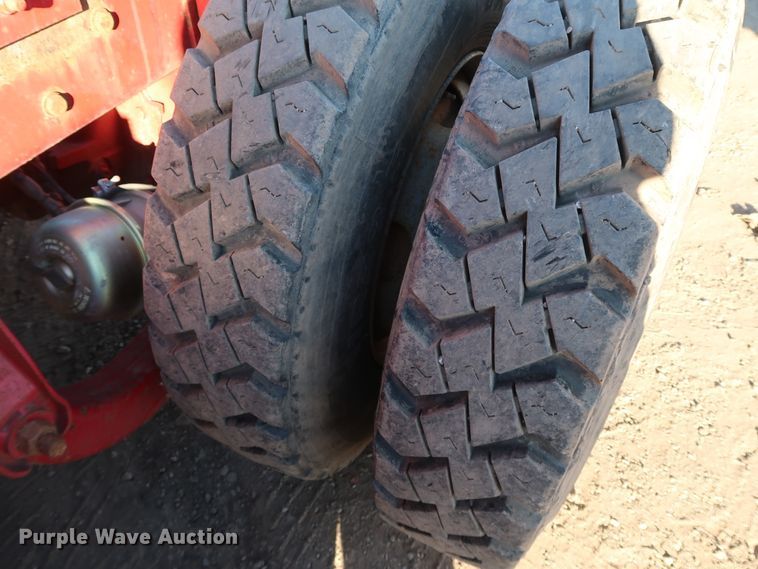 image for item DK3563 2004 Kenworth T800  semi truck