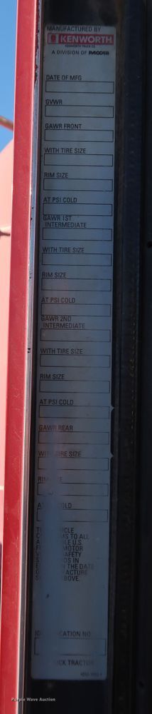 image for item DK3563 2004 Kenworth T800  semi truck