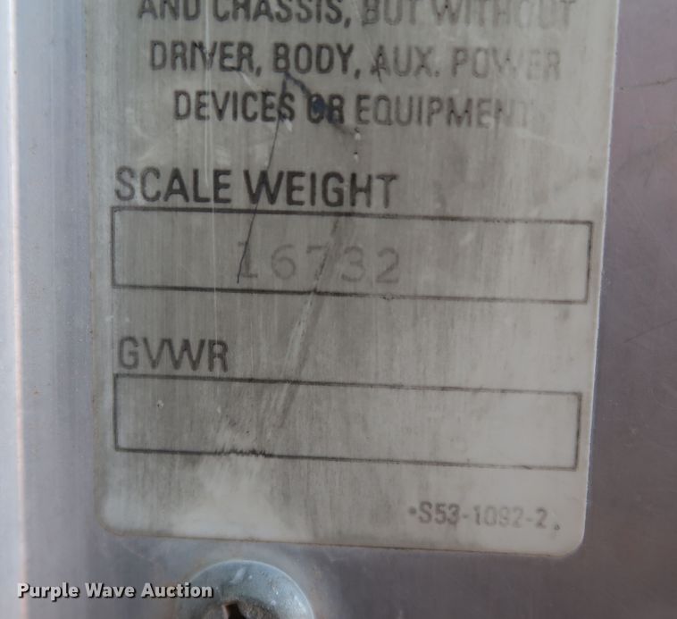 image for item DK3563 2004 Kenworth T800  semi truck