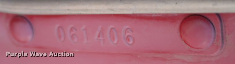 image for item DK3563 2004 Kenworth T800  semi truck