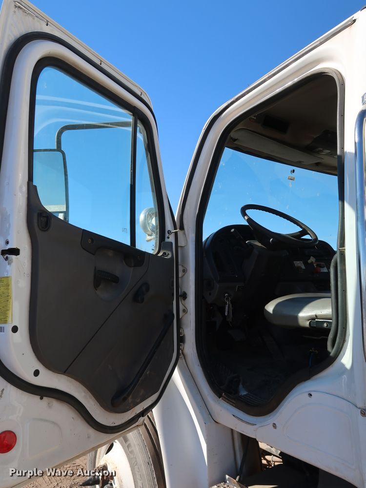 image for item DK3564 2006 Freightliner M2 106  digger derrick truck