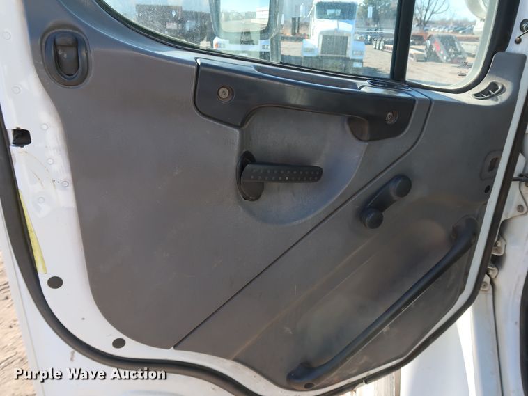 image for item DK3564 2006 Freightliner M2 106  digger derrick truck