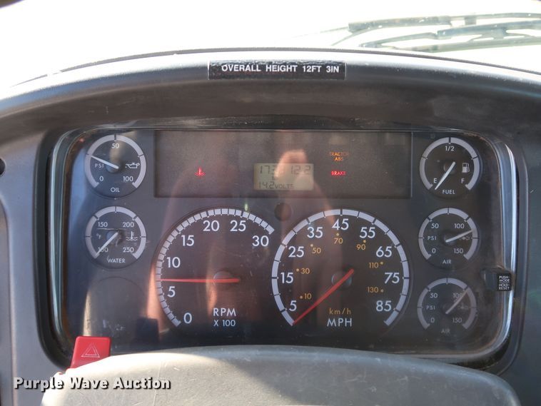 image for item DK3564 2006 Freightliner M2 106  digger derrick truck