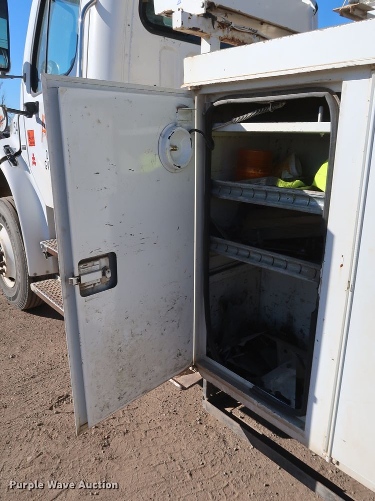 image for item DK3564 2006 Freightliner M2 106  digger derrick truck