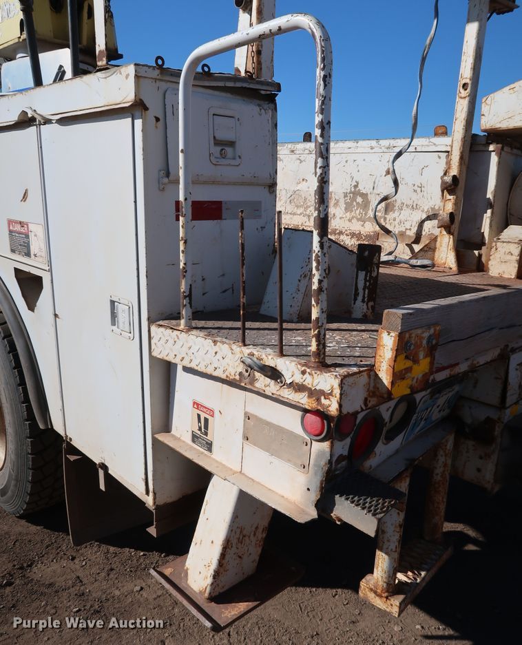 image for item DK3564 2006 Freightliner M2 106  digger derrick truck